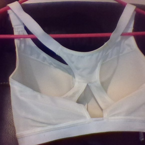 8 used bras - Picture 8 of 14